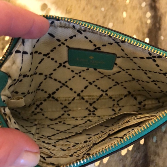 Authentic, Beautiful Kate Spade Wristlet - Picture 4 of 4